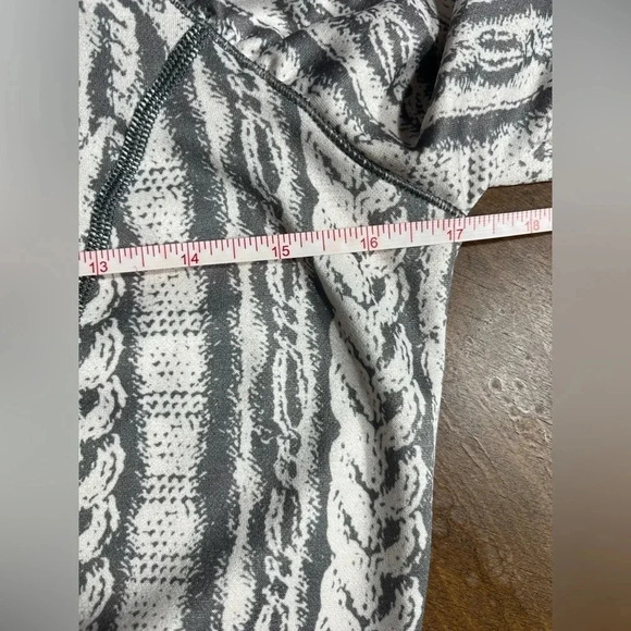 Calia Carrie Underwood Cowl Funnel Neck Pullover White Print Size S? - Picture 5 of 6